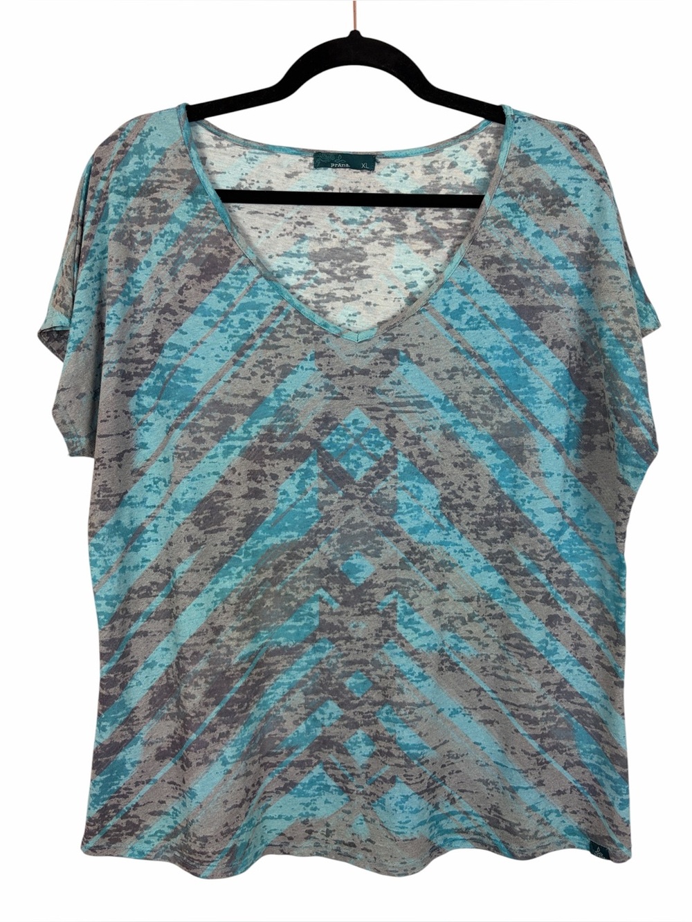 prAna XL V-Neck Geometric Print Tee Blue Gray Short Sleeve Boho Yoga Top